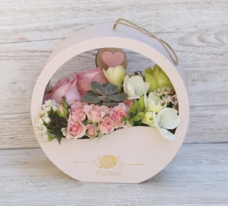 Round pastel box with echeveria 