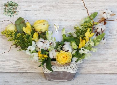 Spring crescent flowerbowl with bunny