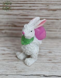 ceramic bunny with pink egg (5cm)