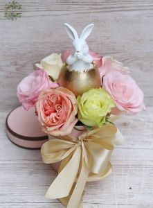 Bunny box with pastel roses (7 stems)