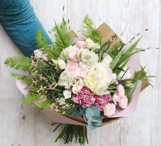 Fluffy mixed bouquet with peony (16 stems)