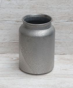 silver colored ceramic vase (18x27cm)