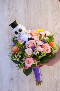 Graduation bouquet with plush owl (16 stems)
