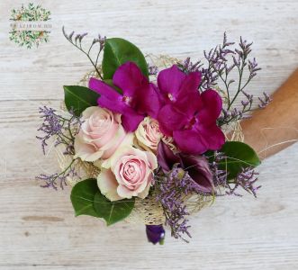 Small bouquet with vanda orchids