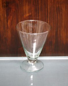 12x15cm glass chalice vase