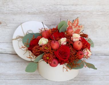 Autumn box with apples (10 stems)