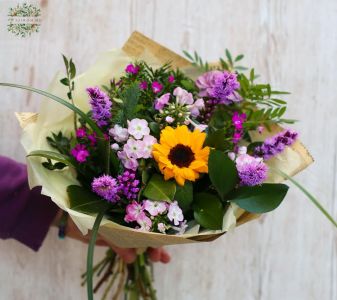 Summer bouquet with purple small flowers (16 stems)