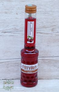 Fütyülős liqueur with black cherries on a bed of honey (0.5l)