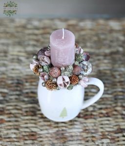 Christmas candle arrangement in cup