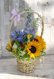 summer basket with sunflowers (11 stems)