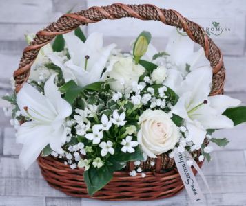small  basket with lilies (11 stems)