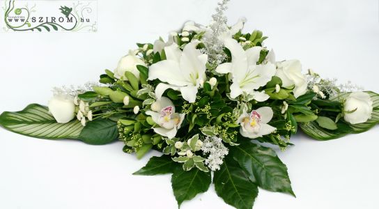 Main table centerpiece (lilies, matricaria, cymbidium, roses, white), wedding