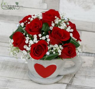 Egy bögrényi szerelem (11 vörös rózsa bögre kaspóban)
