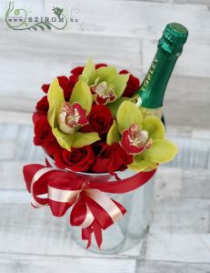 Pezsgős vödör vörös rózsával és orchideával (12 szál)