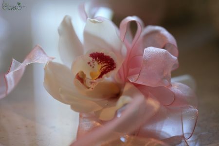 csuklódísz orchideából (fehér)