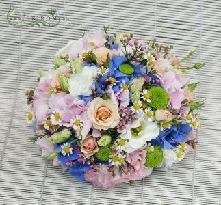 round car flower arrangement with hydrangeas (rose, hydrangea, camomile,  wax, blue, purple)