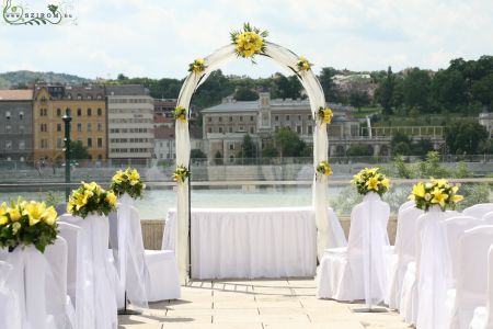 Hochzeitstor mit Orchideen, Marriott Hotel Budapest (gelbe Lilien, Orchideen)