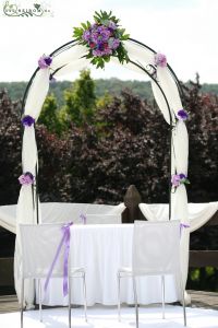 wedding gate with purple flowers, Petneházy Club