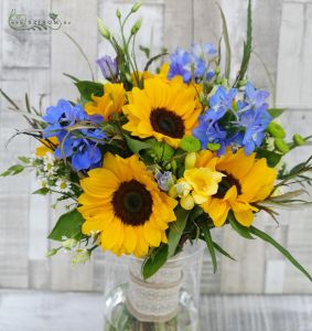 Bridal bouquet with sunflower (sunflower, delphinium, freesia, lisianthus, yellow, blue)