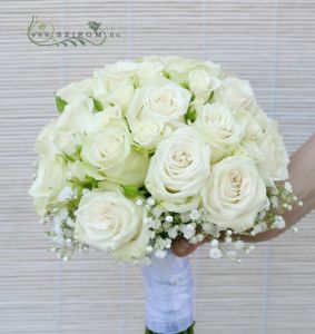 Bridal bouquet of roses, spray roses and baby's breath (white)