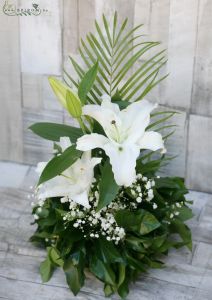 centerpiece from one lilly (white), wedding