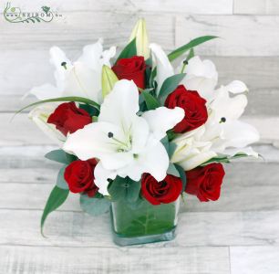 Centerpiece with red roses and white lilies, wedding