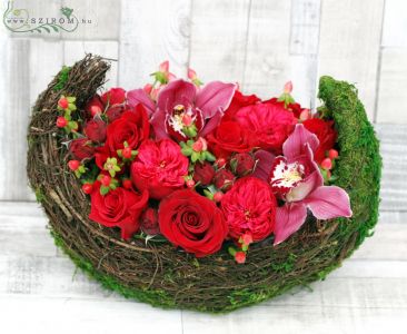 Centerpiece moon shaped (red, orchid, rose), wedding