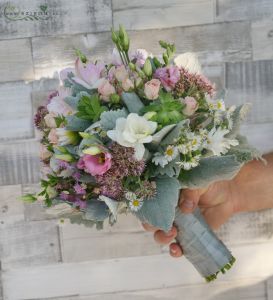 Bridal bouquet, silver, meadow style (rose, lisianthus, freesia, sedum, sempervivum, pink, purple, white)