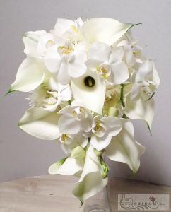 Bridal bouquet od callas and orchids with spray chrysantemums ( calla, white)
