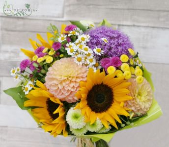 Runde Bouquet mit sonnigen Blumen (17 Stämme)