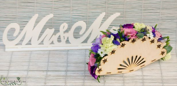 Fan bouquet, wooden sign (purple), wedding