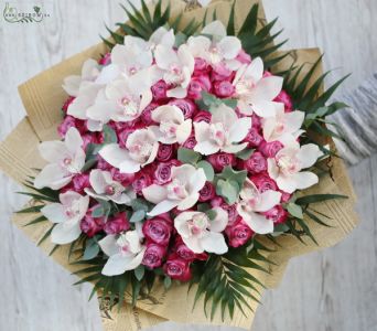 Riesen-Bouquet von 20 Orchideen und 60 lila Rosen