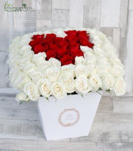 Flower box with 90 white roses with red heart
