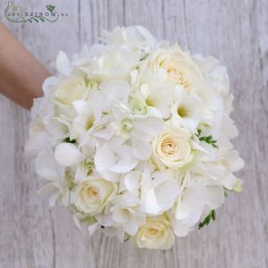 bridal bouquet (roses, hydrangea, freesia, white)