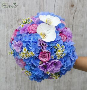 bridal bouquet (hydrangea, roses, phalaenopsis orchidea, chamomilla, purple, blue, white)