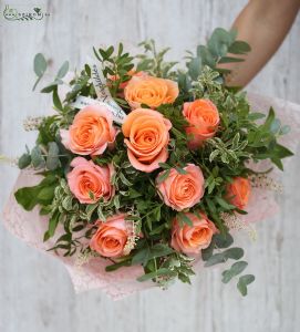 Blumenstrauss von 10 pfirsichfarbigen Rosen