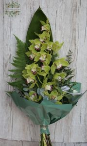 Cymbidium orchideaág csokorban