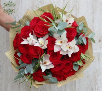 Bouquet of red roses with white orchids (31 stems)