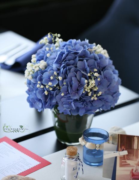 Hortenziás asztaldísz , Rubin hajó (hortenzia, kék) , esküvő