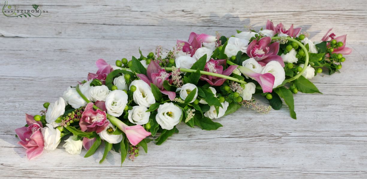 Főasztaldísz (orchidea, liziantusz, kála, hypericum, fehér, rózsaszín, zöld ), esküvő