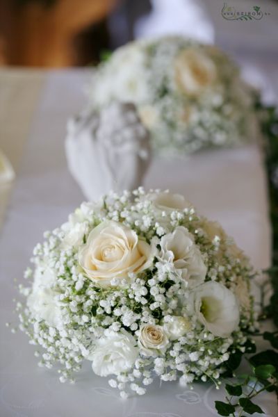 Főasztaldísz (rózsa, liziantusz, rezgő, krém, fehér), esküvő