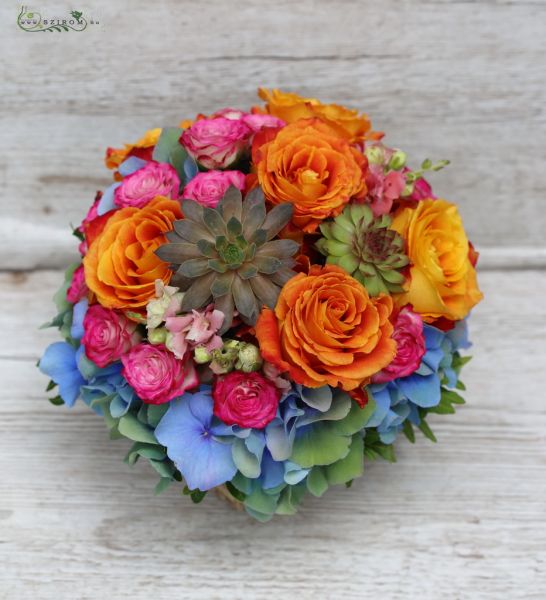 Asztaldísz (rózsa, hortenzia, kövirózsa, bokros rózsa, kék, narancs, rózsaszín)