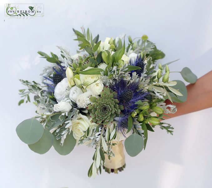 Menyasszonyi csokor (liziantusz, kövirózsa, bokros rózsa, iringó, fehér, kék)