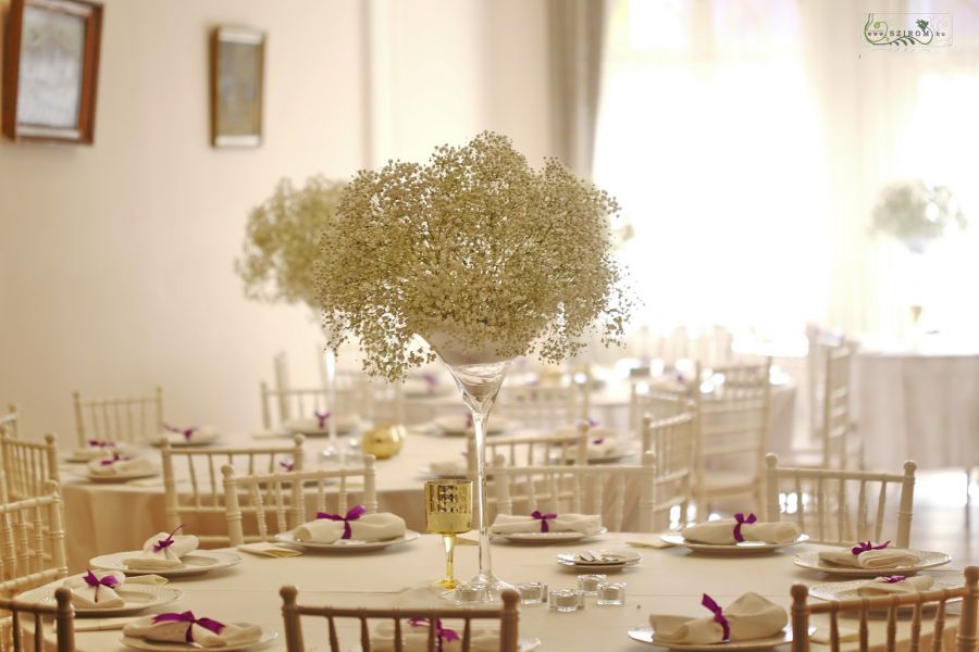 Magas esküvői asztaldísz, Ádám Villa Budapest (rezgő, fehér)