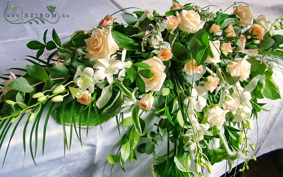 Főasztaldísz Gundel  (bokros rózsa, rózsa, dendrobium, barack, fehér ), Gudel, esküvő