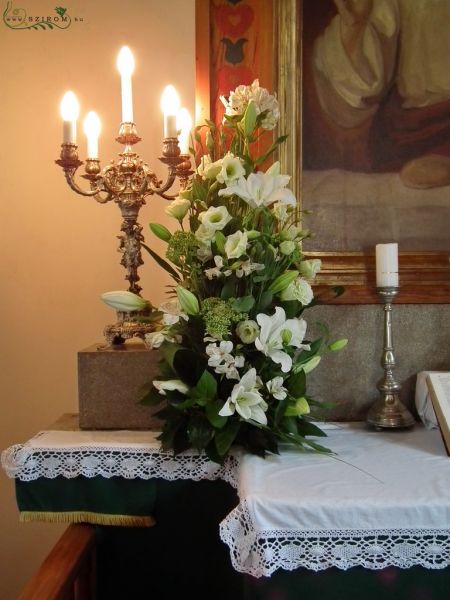 Templom díszítés (liliom, inkaliliom, liziantusz, fehér), esküvő