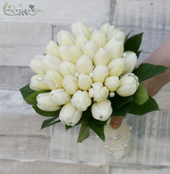 Menyasszonyi csokor tulipánból (fehér) tél, tavasz