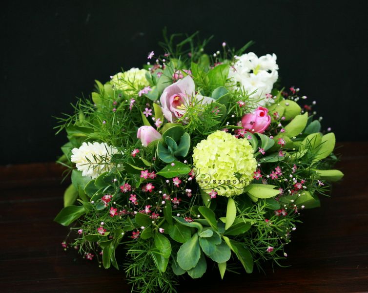 Tavaszi virágos asztaldísz (orchidea, tulipán, jácint, rózsaszín, zöld, esküvő