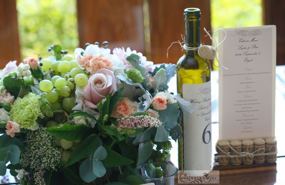 Esküvői asztaldísz borászati, szőlős stílus, Haraszthy Vallejo Etyek