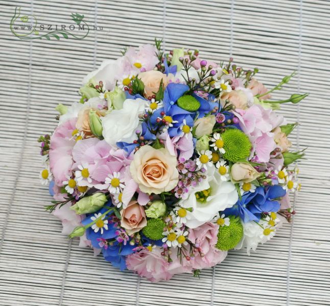 Kerek asztaldísz színes (hortenzia, kék, rózsaszín), esküvő